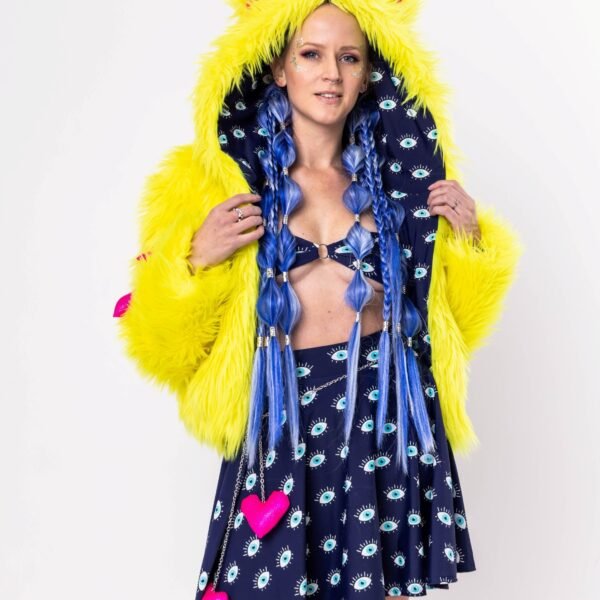 UV_Yellow_Coat_1 UV_Yellow_Coat_1